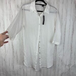 Tahari NWT linen blend medium button down